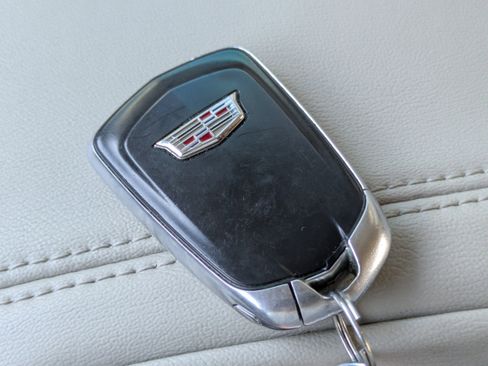 Used 2018 Cadillac Escalade Luxury image 26