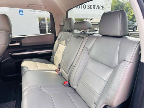 Used 2015 Toyota Tundra Limited w/ Limited Premium Package RWD image 37