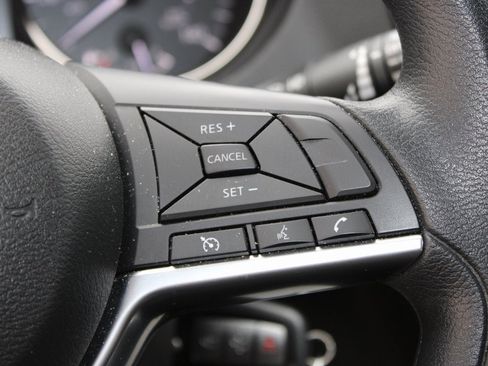 Used 2022 Nissan Rogue Sport S image 13