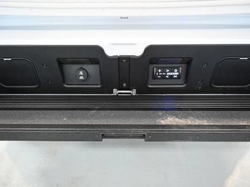 Used 2025 GMC Sierra 1500 AT4X AWD/4WD image 10