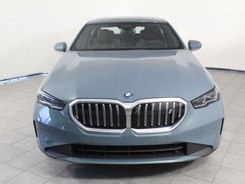 Used 2026 BMW i5 eDrive40 image 6