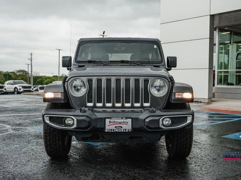 Used 2022 Jeep Wrangler Unlimited Sahara AWD/4WD image 3
