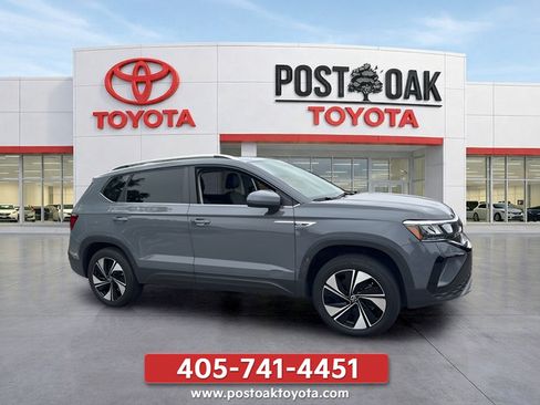 Used 2024 Volkswagen Taos SE w/ Panoramic Sunroof Package AWD/4WD image 14