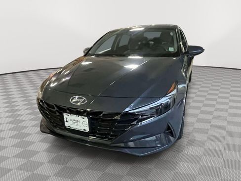 Used 2023 Hyundai Elantra Limited image 7