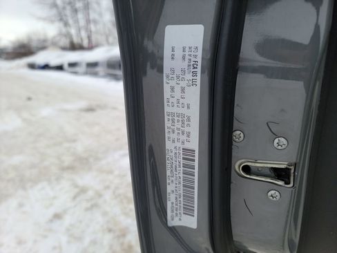 Used 2019 Jeep Cherokee Limited w/ Luxury Group image 24