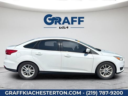 Used 2018 Ford Focus SE FWD image 12