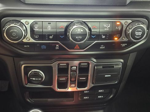 Used 2023 Jeep Wrangler Unlimited w/ Cold Weather Group AWD/4WD image 26