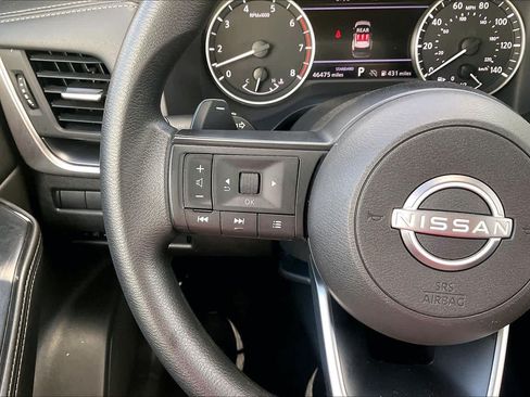 Used 2024 Nissan Rogue SV FWD image 23