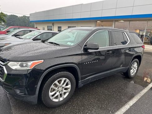 Used 2018 Chevrolet Traverse LS FWD image 1