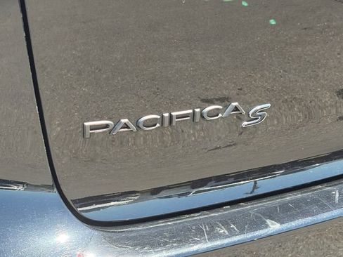Used 2025 Chrysler Pacifica Limited FWD image 22
