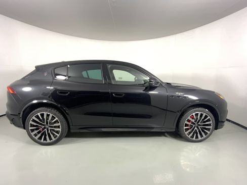 New 2026 Maserati Grecale Trofeo image 3