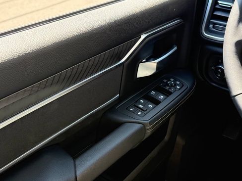 Used 2026 RAM 3500 Big Horn AWD/4WD image 9