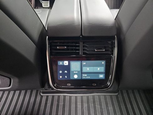 Used 2024 Rivian R1S Adventure AWD/4WD image 30
