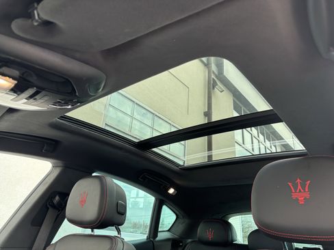 Used 2022 Maserati Levante GT image 17