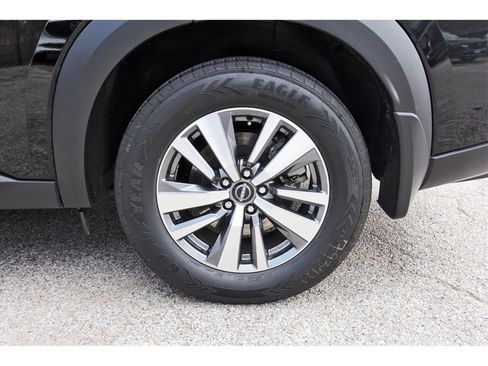 Used 2023 Nissan Pathfinder SL image 32