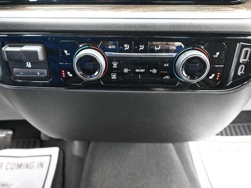 Used 2025 Chevrolet Silverado 2500 LT w/ Convenience Package image 17