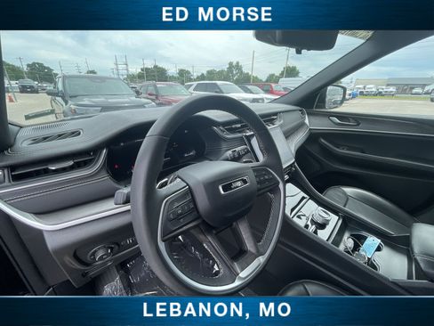 Used 2024 Jeep Grand Cherokee L Limited w/ Luxury Tech Group II AWD/4WD image 10