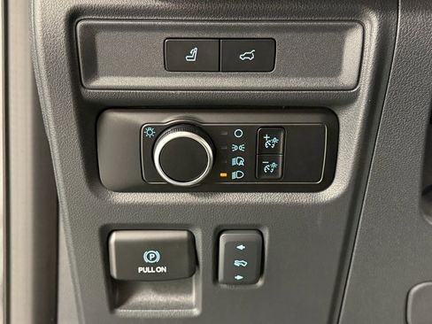 Used 2024 Ford Expedition Max XLT image 22