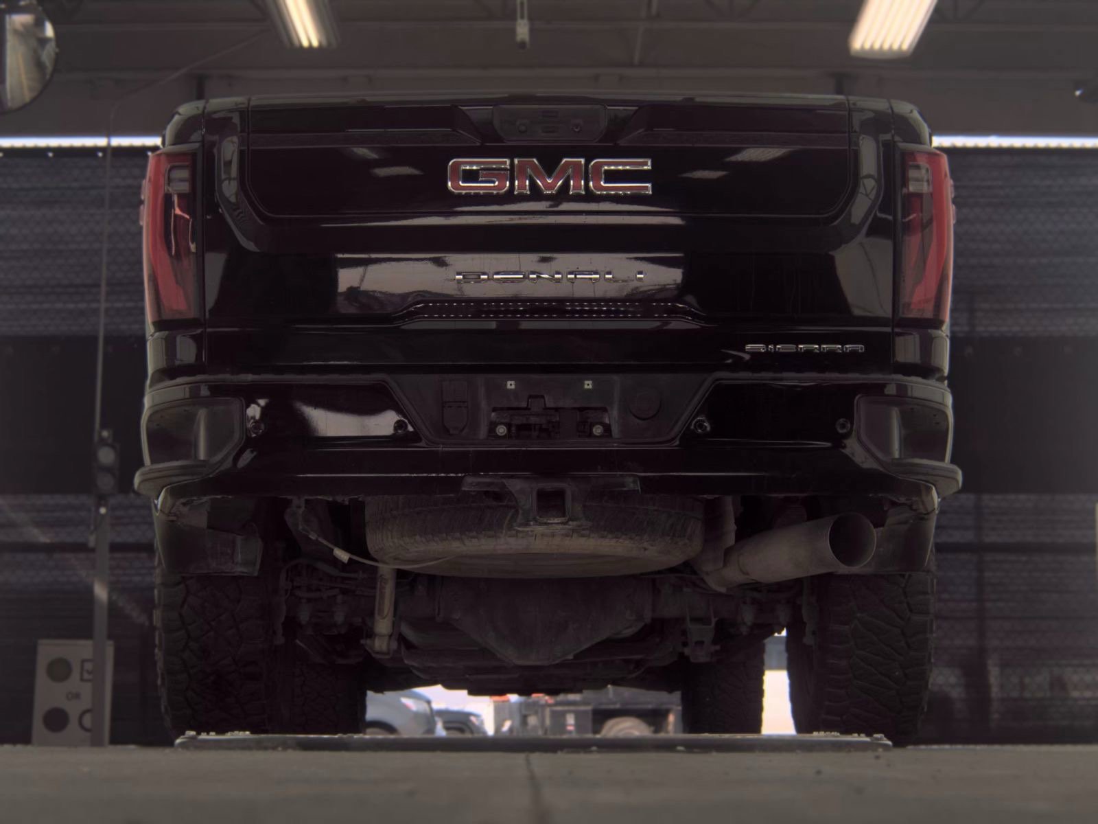 Used 2024 GMC Sierra 2500 Denali w/ Denali Reserve Package AWD/4WD image 15