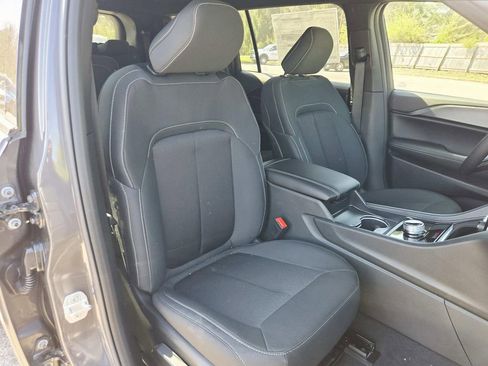 New 2026 Jeep Grand Cherokee L 4WD image 18