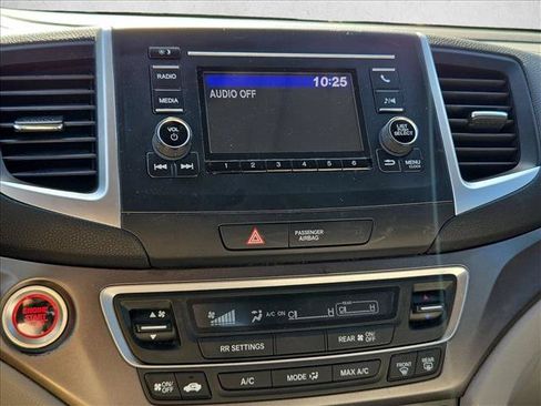 Used 2020 Honda Pilot LX image 15