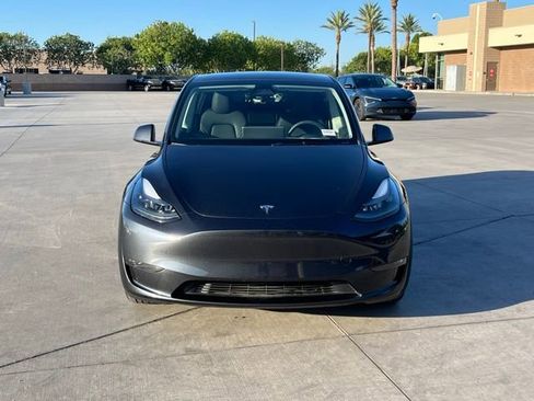Used 2025 Tesla Model Y Long Range AWD/4WD image 4
