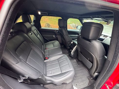 Used 2019 Land Rover Range Rover Sport Supercharged AWD/4WD image 32