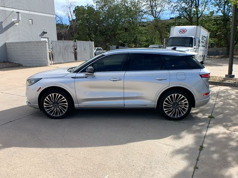 Used 2020 Lincoln Corsair Reserve w/ Equipment Group 201A AWD/4WD image 2