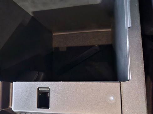 Used 2023 Ford Explorer Limited image 27