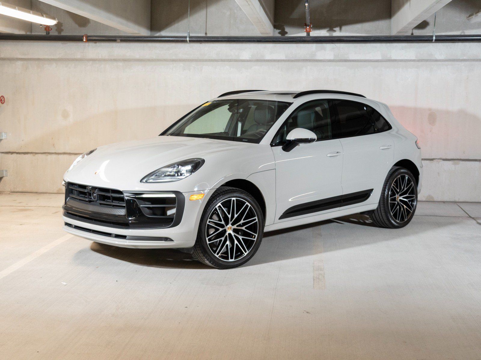 Used 2026 Porsche Macan S AWD/4WD image 1