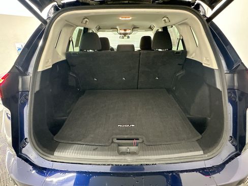 Used 2025 Nissan Rogue SV AWD/4WD image 29