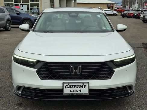 Used 2024 Honda Accord Touring image 2