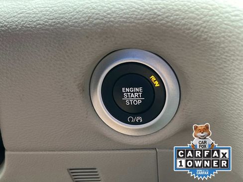 Used 2021 Chrysler Pacifica Touring image 33