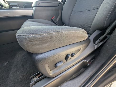 Used 2018 Chevrolet Silverado 1500 LT w/ All Star Edition AWD/4WD image 16
