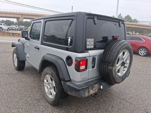 Used 2022 Jeep Wrangler Sport image 3