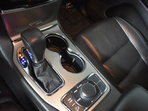 Used 2019 Jeep Grand Cherokee Limited image 25