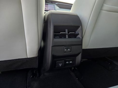 New 2026 Jeep Cherokee Overland image 29