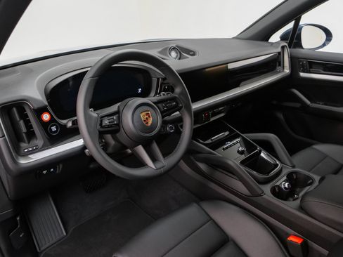 Used 2024 Porsche Cayenne image 4