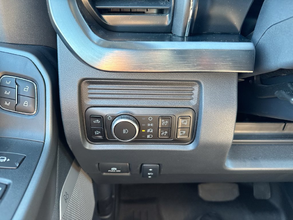 Used 2026 Ford F350 Lariat w/ FX4 Off-Road Package AWD/4WD image 18