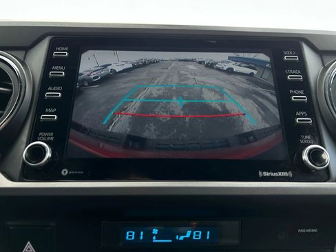 Used 2021 Toyota Tacoma TRD Off-Road w/ Technology Package image 16