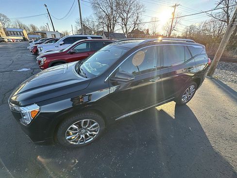 Used 2022 GMC Terrain Denali w/ Denali Premium Package image 18