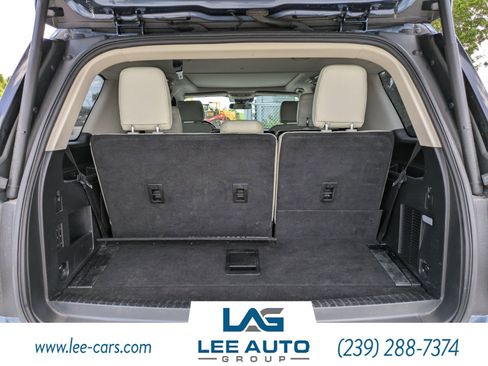 Used 2018 Ford Expedition Platinum RWD image 11