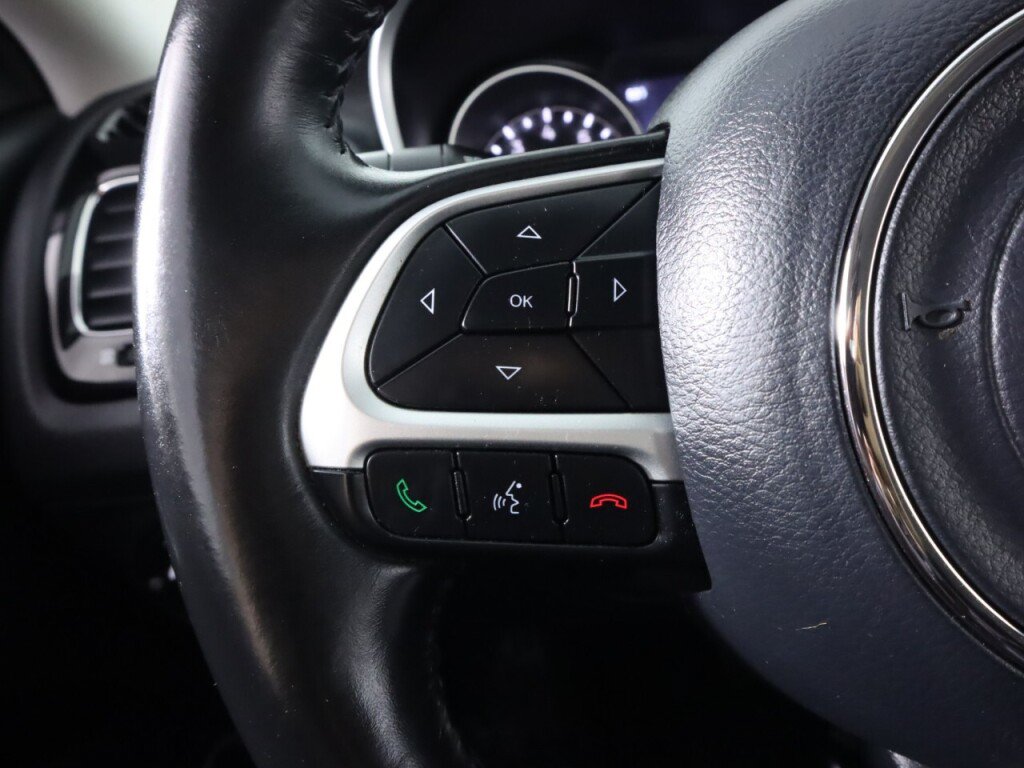 Used 2019 Jeep Compass Latitude AWD/4WD image 12