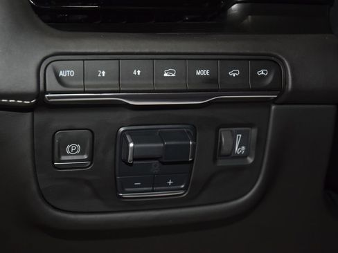 Used 2024 Cadillac Escalade ESV Premium Luxury Platinum AWD/4WD image 39