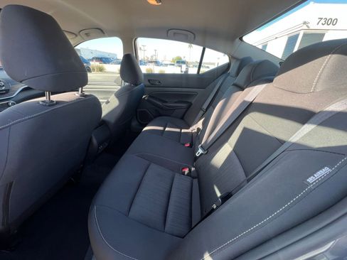 Used 2025 Nissan Altima 2.5 SV image 25