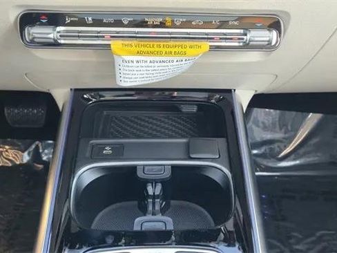 Certified 2025 Mercedes-Benz GLA 250 image 13