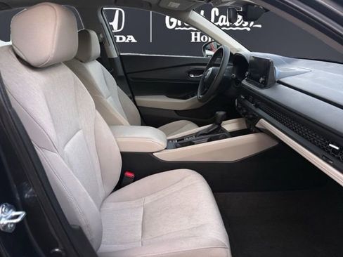 Certified 2025 Honda Accord SE image 17