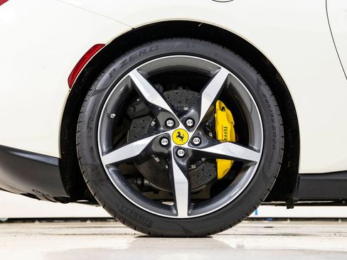 Certified 2022 Ferrari Portofino M RWD image 19