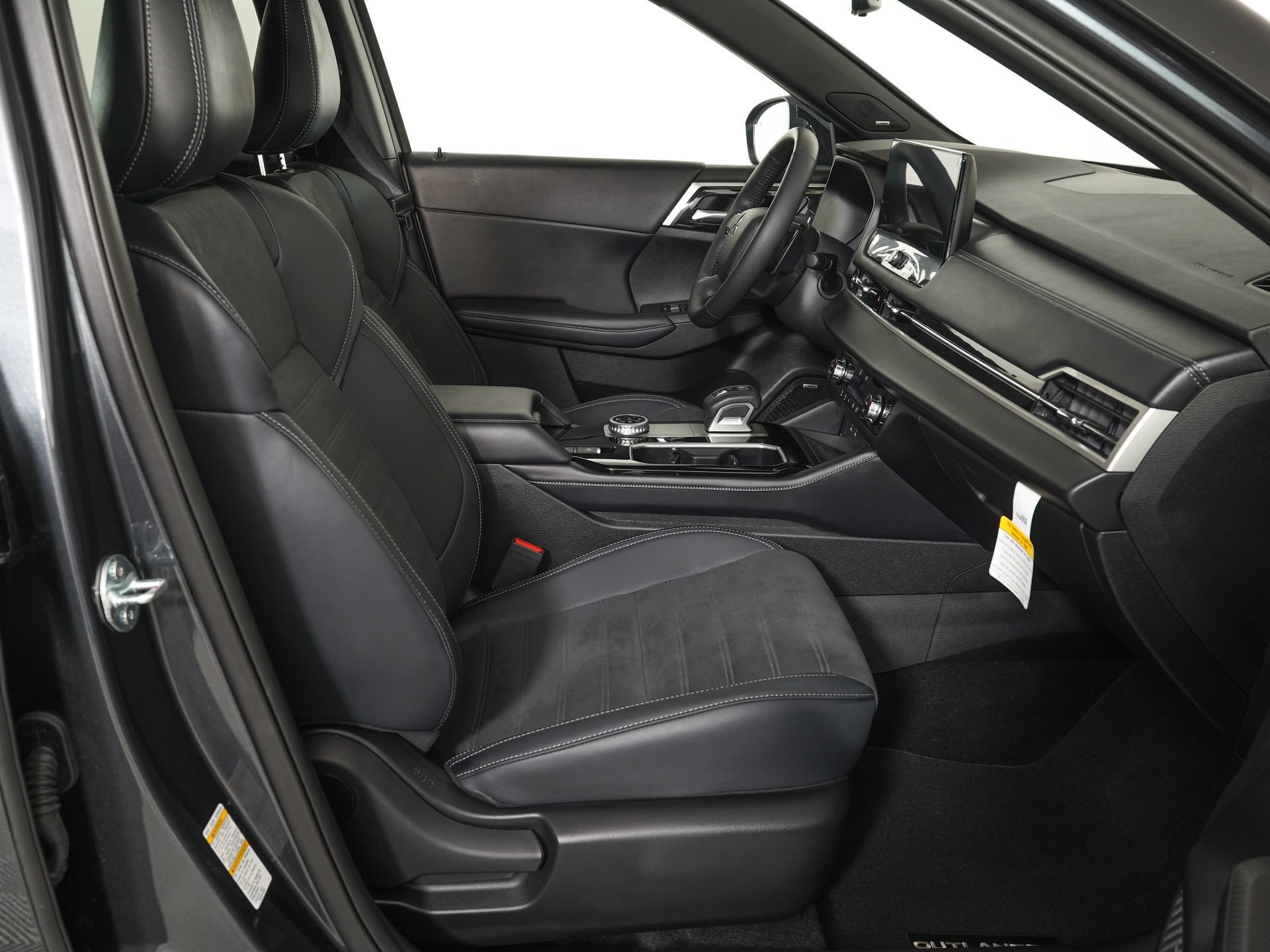 Used 2026 Mitsubishi Outlander LE AWD/4WD image 9