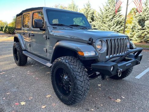 Used 2018 Jeep Wrangler Unlimited Sahara image 36
